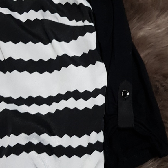 Kensie Black White Chevron 3/4 Sleeves Blouse - Picture 5 of 6